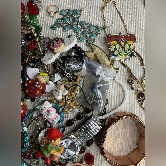 Estate Vintage Jewelry Lot – Mixed Pieces – Untested Watches - Picture 6 of 10